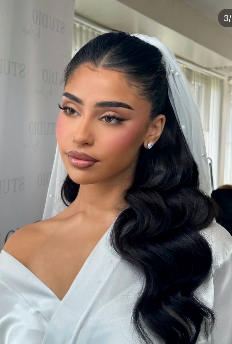 Comment choisir sa coiffure de mariage selon sa robe?🤎