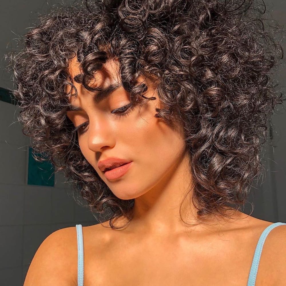 Routine spéciale pour cheveux bouclés et frisés : Des boucles sublimes au quotidien !