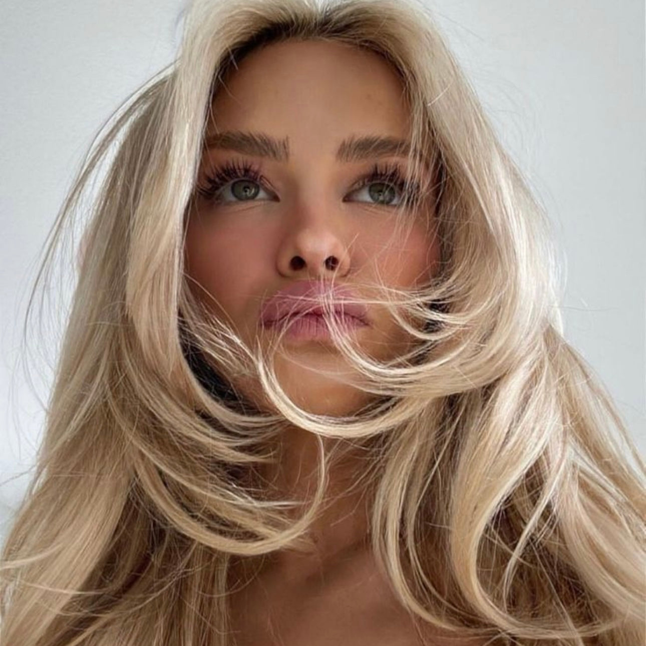 Comment garder un blond éclatant sans virer orange dès la rentrée ?