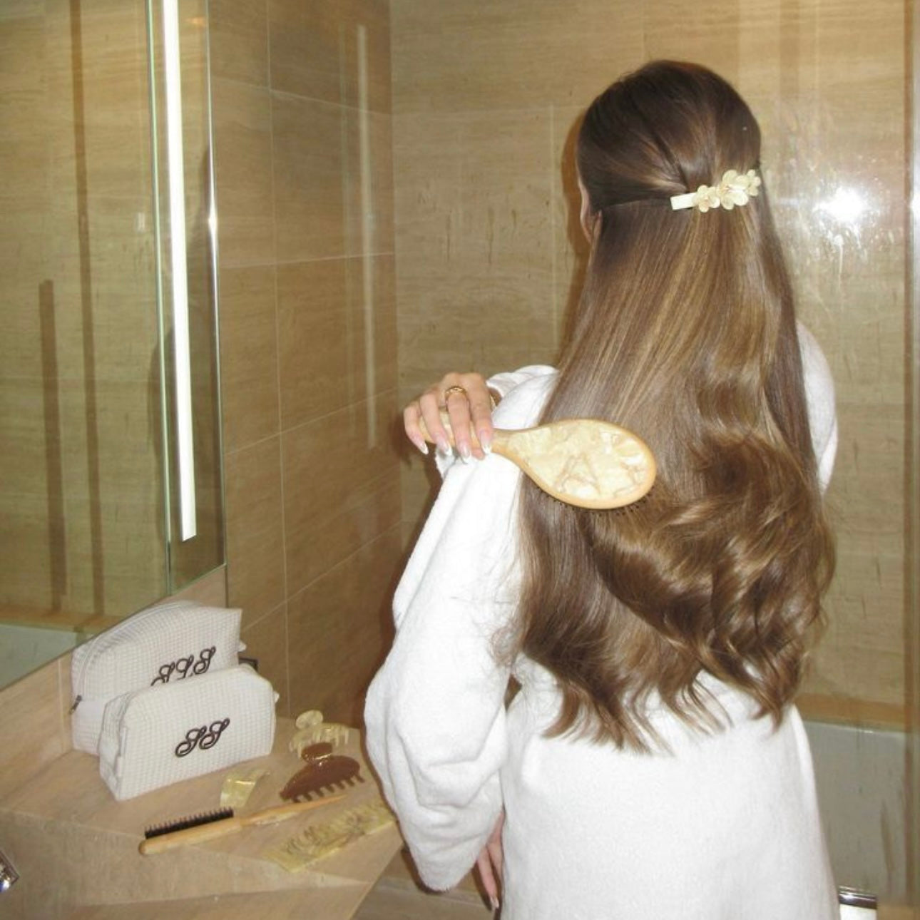 Routine capillaire d’automne : comment préparer ses cheveux au froid ? 🍂